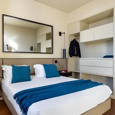 Apartment Plum Guide - Time For An Outing